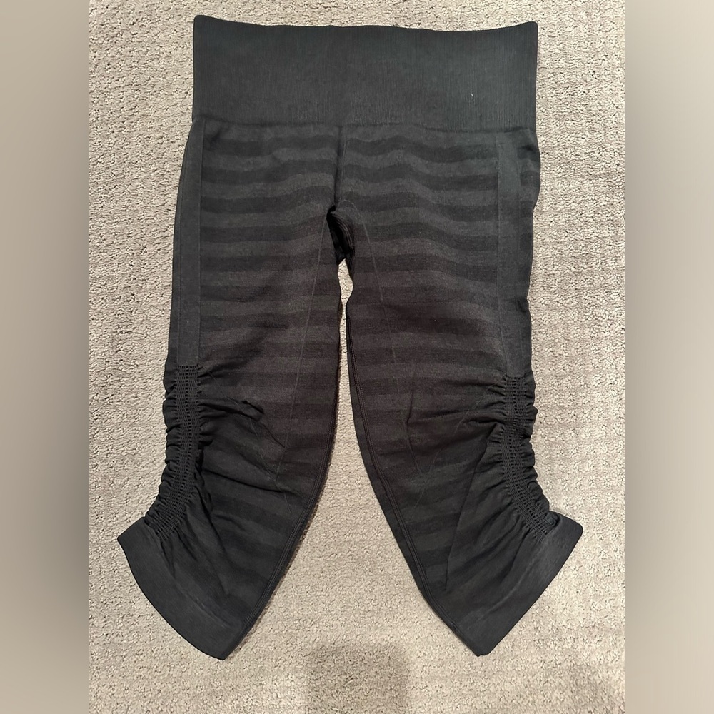 Lululemon In The Flow Crop Capris - Picture 2 of 4